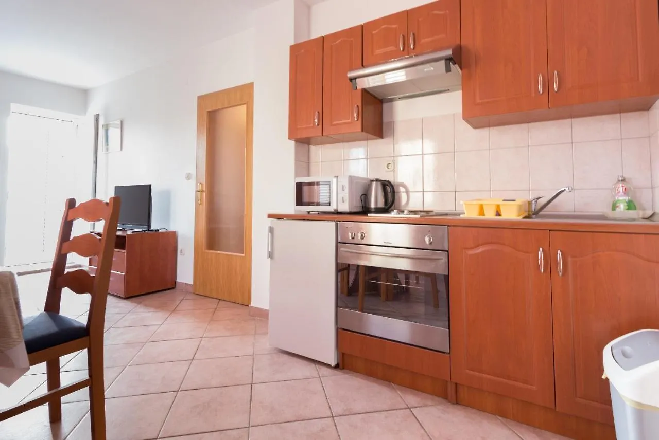 Apartments Sunset Near The Sandy Beach - By Ta Leut Agency Privlaka