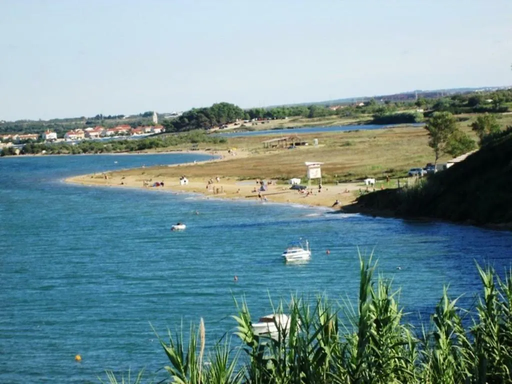 Apartments Sunset Near The Sandy Beach - By Ta Leut Agency Privlaka  3*, Privlaka (Zadar)