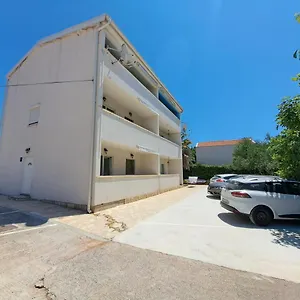Apartman Postonjski, Privlaka